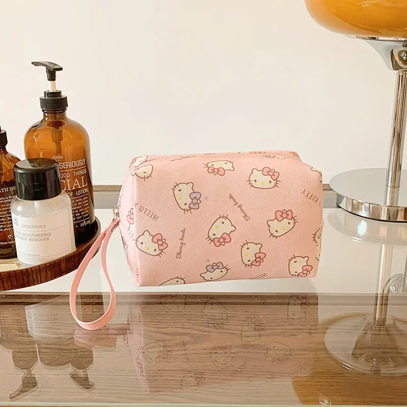 Hello Kitty Makeup Bag Large C - Travel Accessories Toiletries 评论和价格