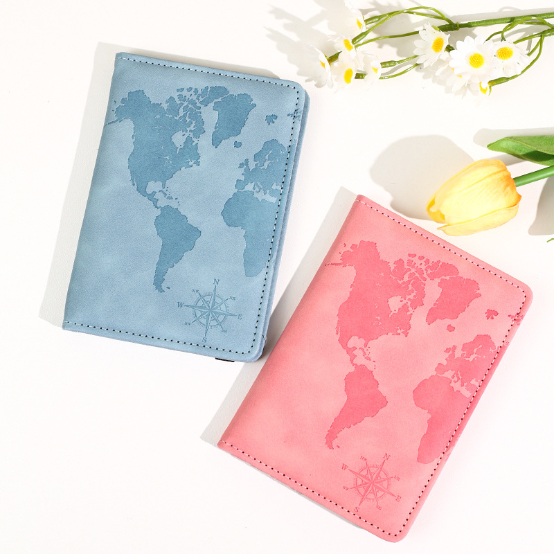 New Map Printed Passport Holde - Qantas Travel Accessories 评论和价格