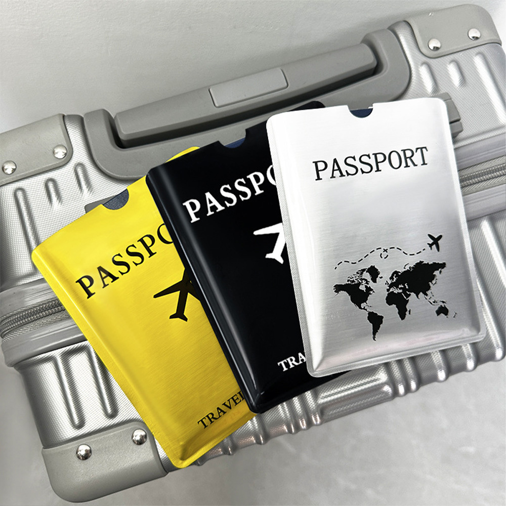 Aluminum foil passport protect - Qantas Travel Accessories 评论和价格
