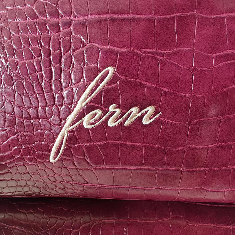 Embroidered Croc Makeup Bag Pe - Travel Accessories Present 评论和价格